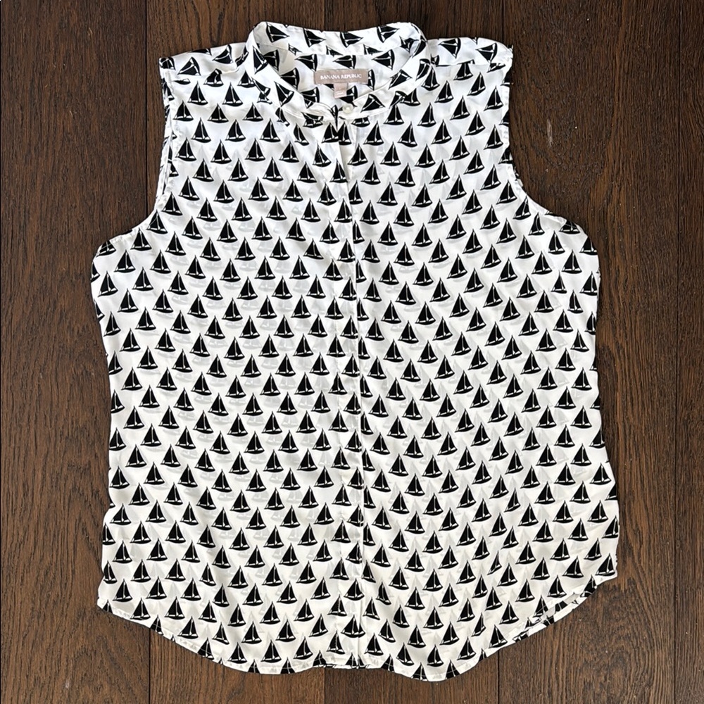 Banana Republic Black & White Sailboat Blouse